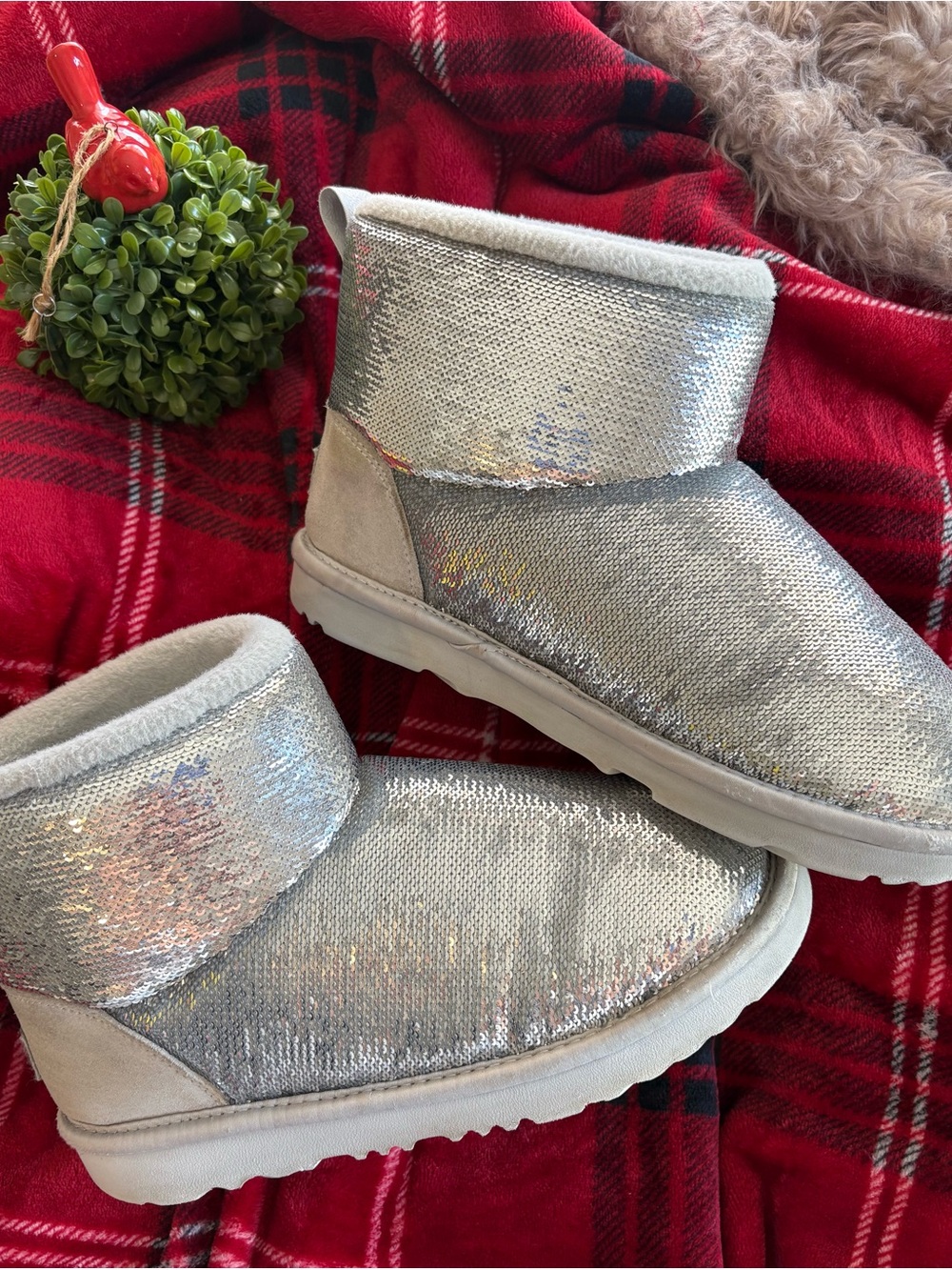 UGG Classic Mini Silver Sequin Boots Women’s 6 Sparkle Shearling